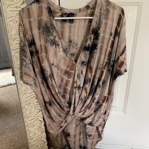 V-Neck High Low Short Sleeve Top